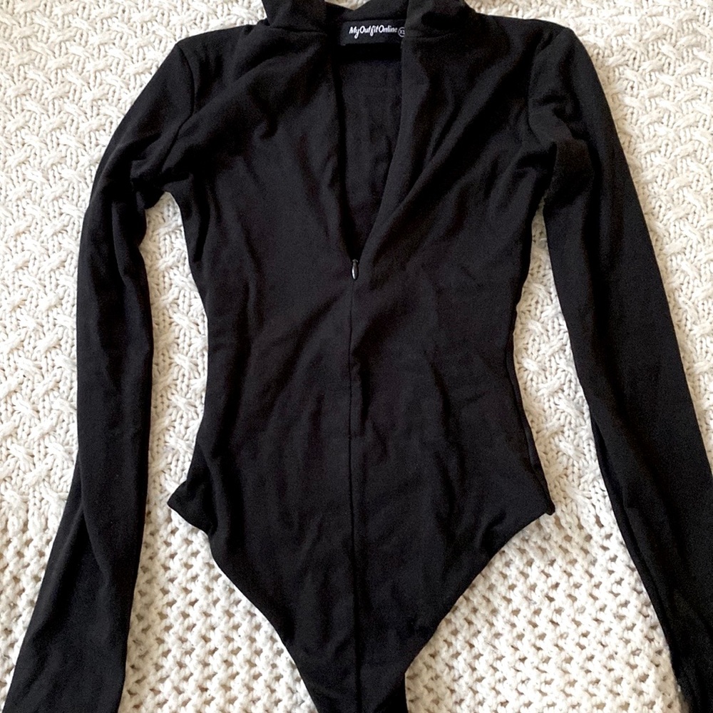 Myoutfitonline thong style body suit, size xs